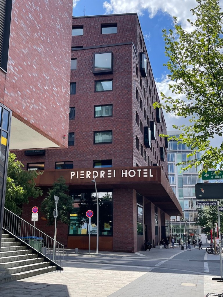 PIERDREI Hotel HafenCity Hamburg - GenussReise.blog