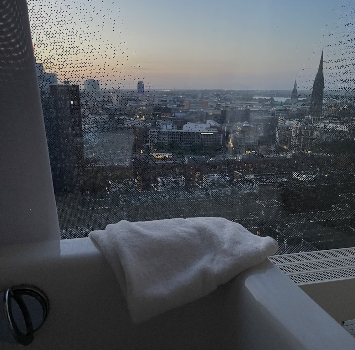 Elbphilharmonie - The Westin Hamburg - GenussReise.blog