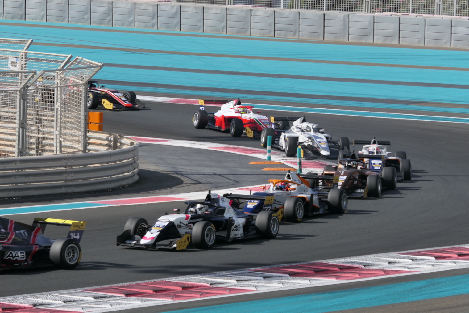 Abu Dhabi Roadtrip - GenussReise.blog