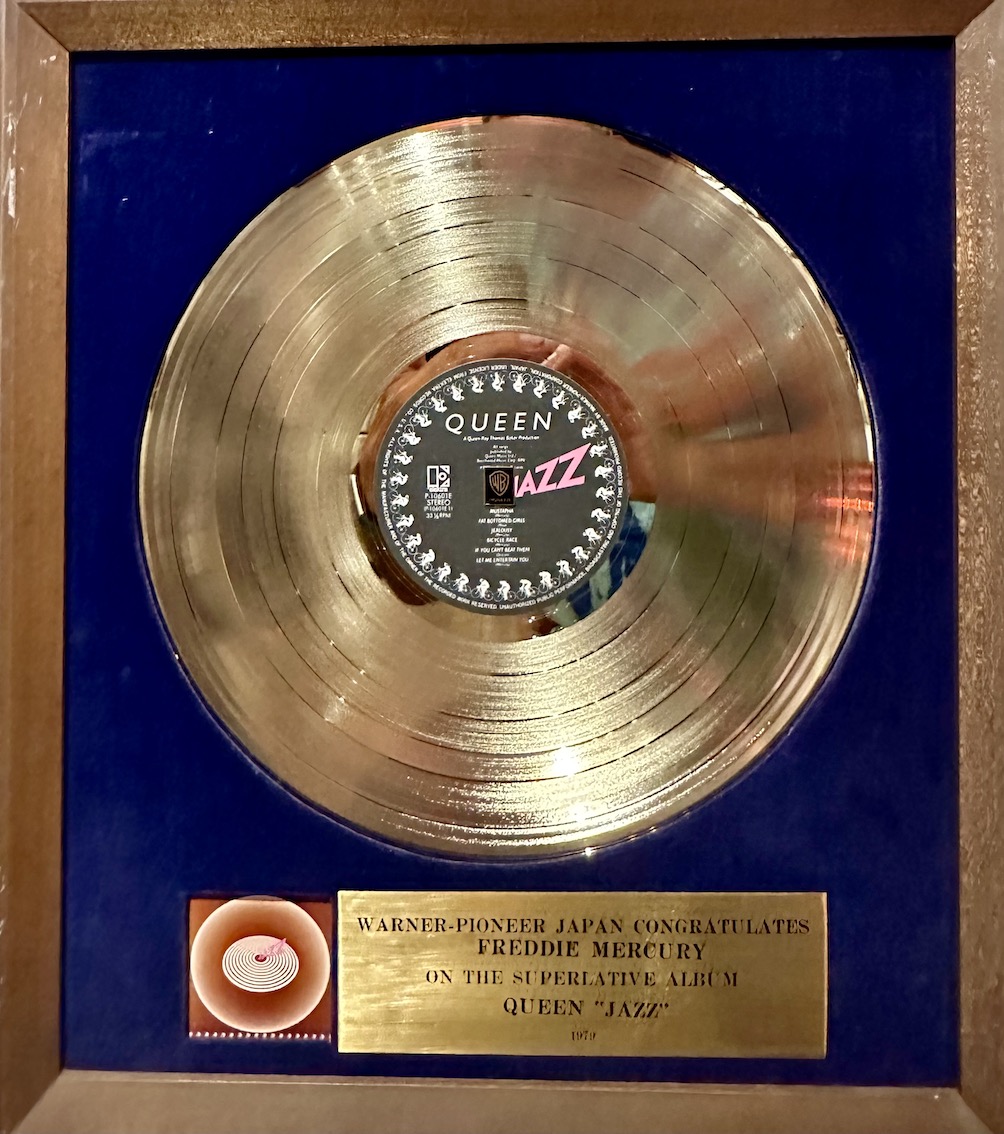 Freddie Mercury – a world of his own - GenussReise.blog