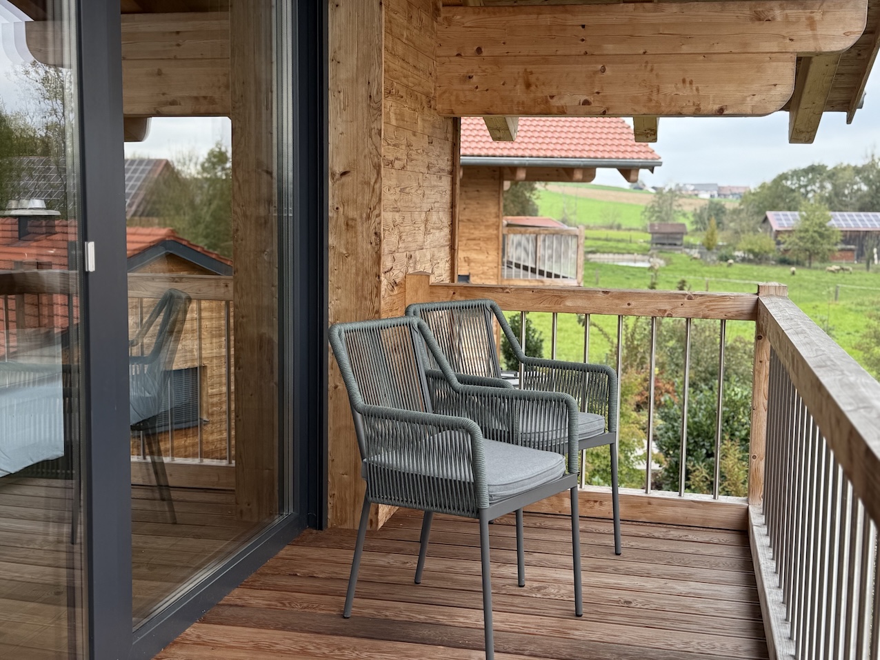 Luxus-Glamping im Chalet, Bayern Village, Vital CAMP Bayerbach - GenussReise.blog